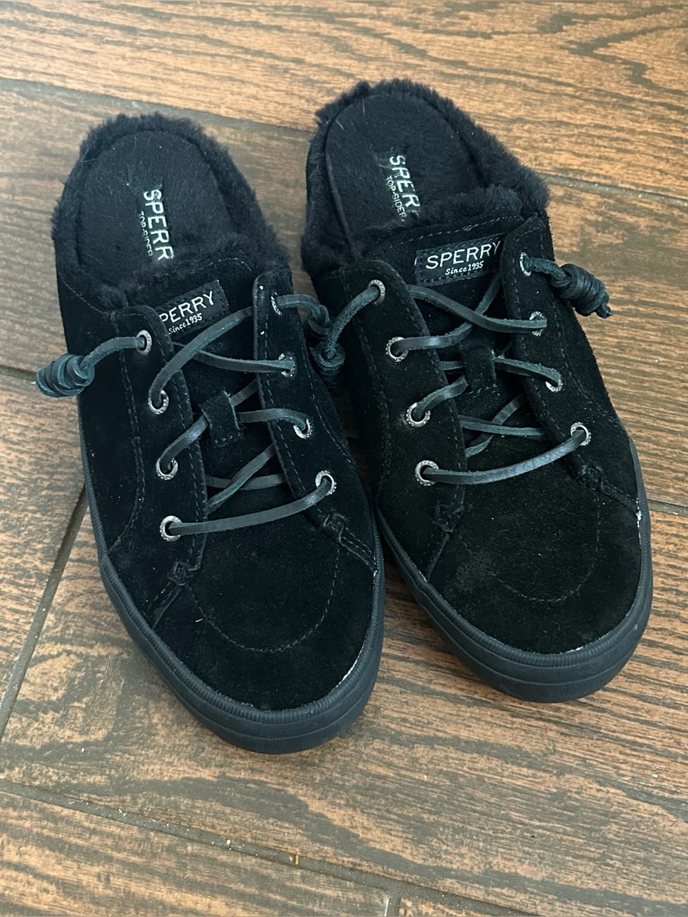 Women’s black sperry slide on size 8.5
